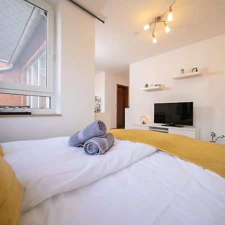 Studio Shiny - Zentral Mit Balkon - Messe - Kueche Нойс Экстерьер фото