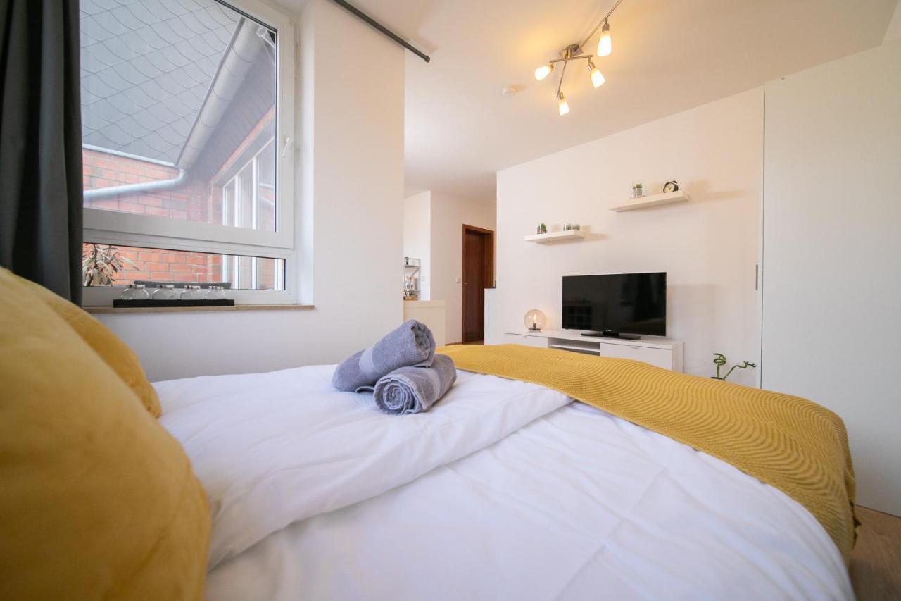 Studio Shiny - Zentral Mit Balkon - Messe - Kueche Нойс Экстерьер фото