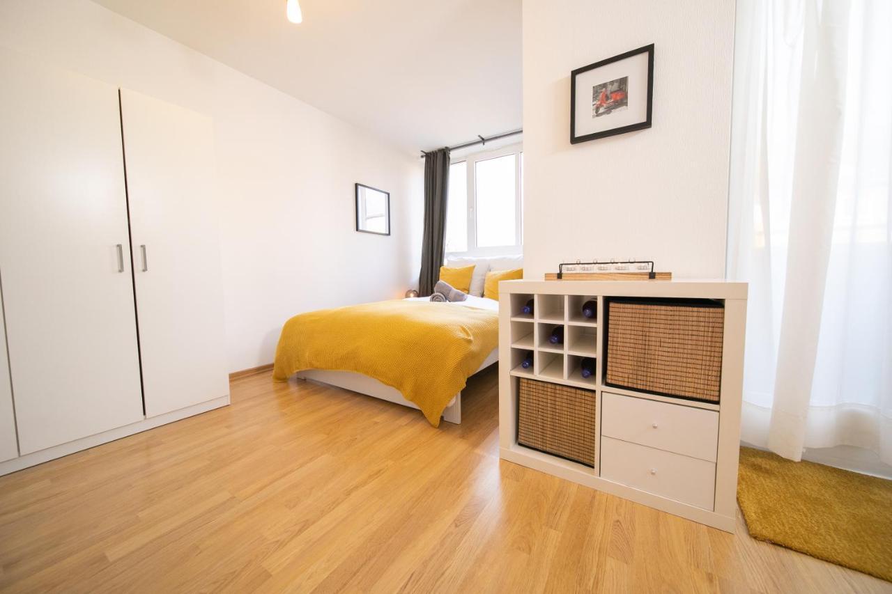 Studio Shiny - Zentral Mit Balkon - Messe - Kueche Нойс Экстерьер фото